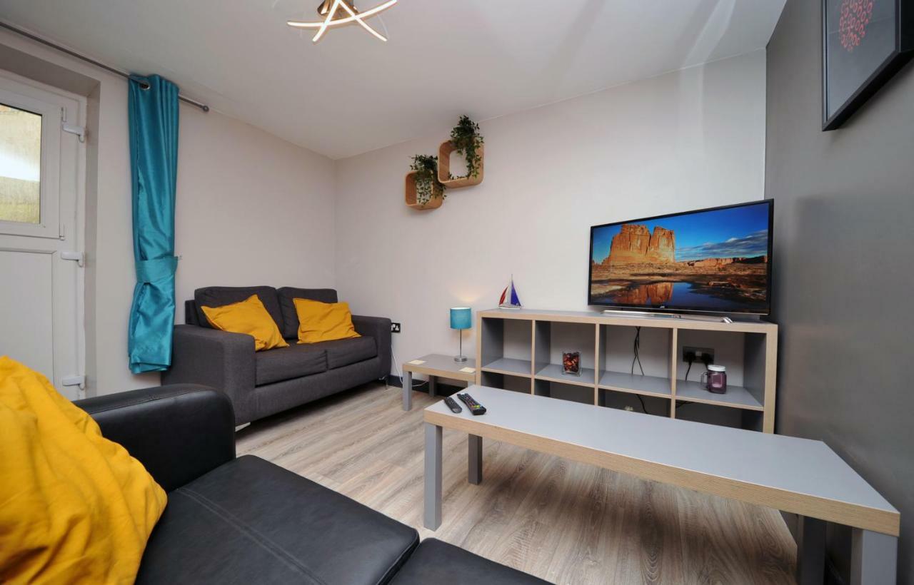 Stone'S Throw City Centre - Tv In Every Bedroom! Swansea Exterior foto