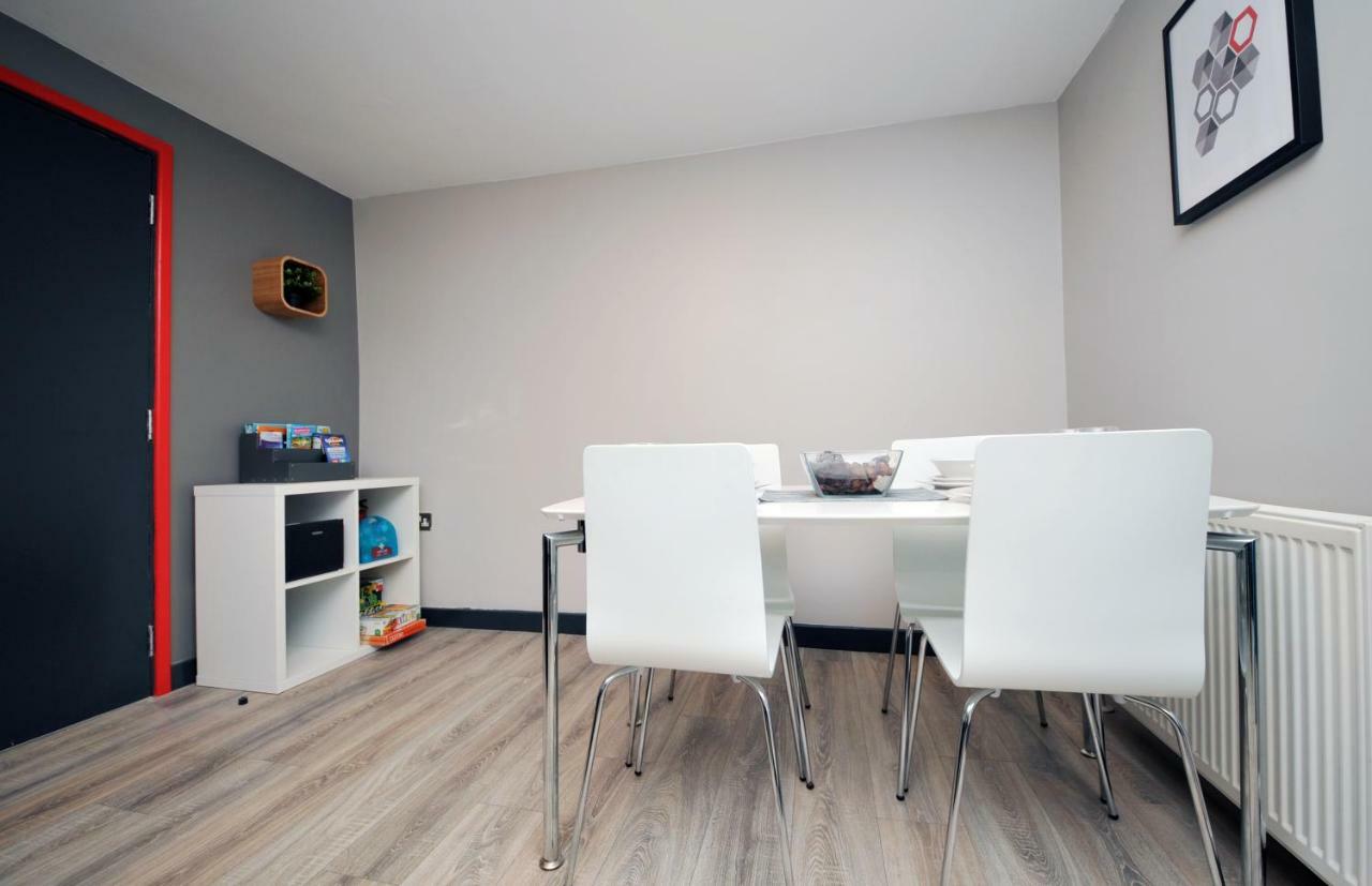 Stone'S Throw City Centre - Tv In Every Bedroom! Swansea Exterior foto